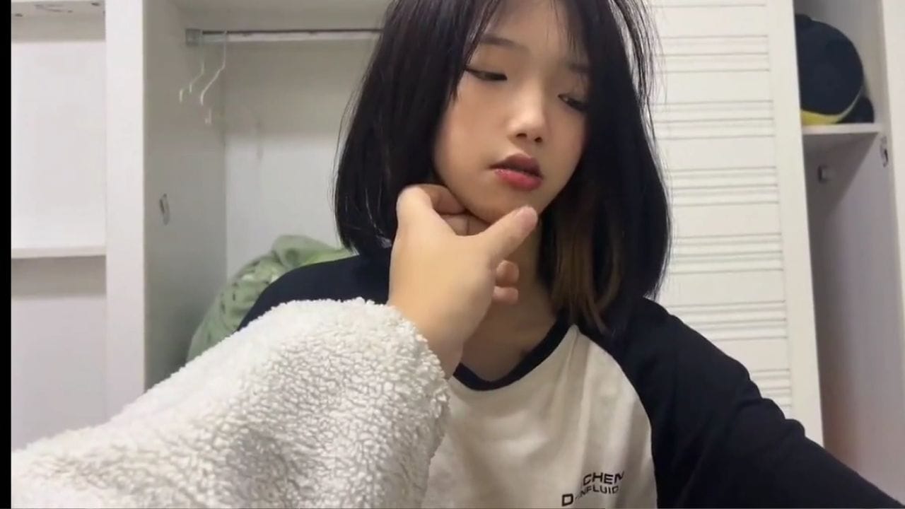 Bokep Indo ABG Chindo Bermuka Polos Sepong Kontol Mas Pacar